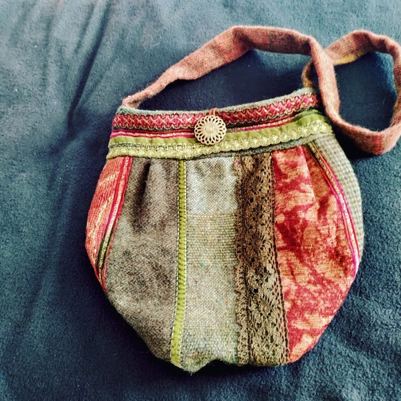 Pretty handmade wool boho crossbody bag 9x12 - Picture 1 of 3